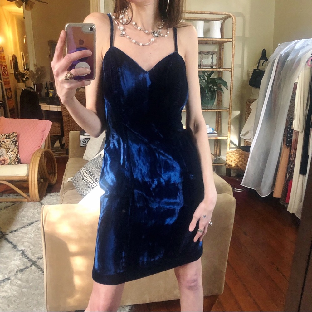 Vintage union made navy velvet dress - Picture 3 of 8